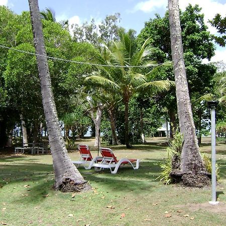 Bramston Beach Motel Bagian luar foto