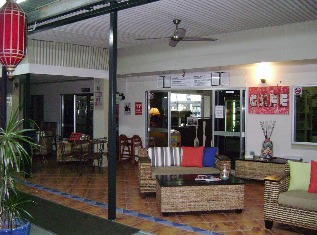 Bramston Beach Motel Bagian luar foto