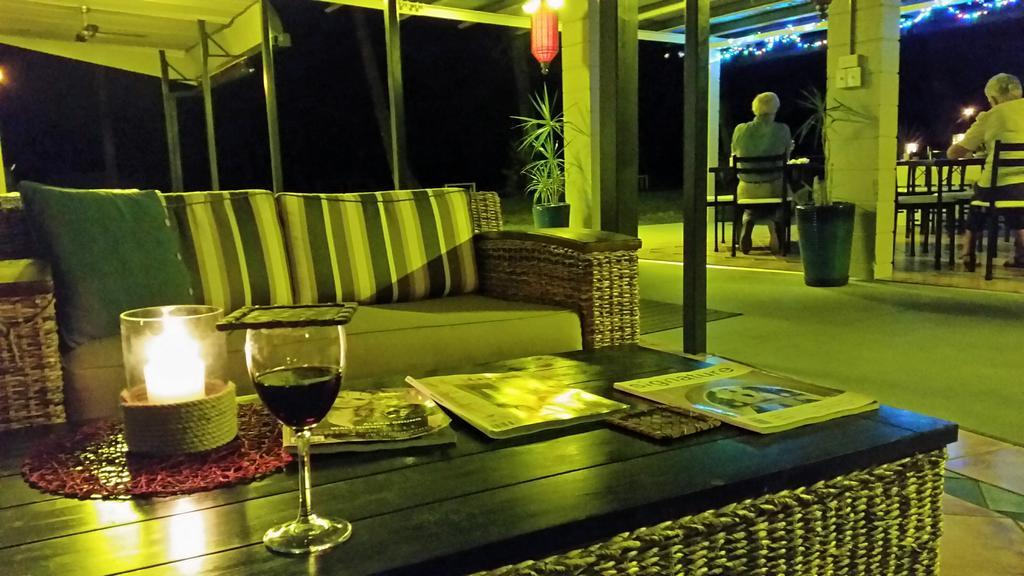 Bramston Beach Motel Bagian luar foto
