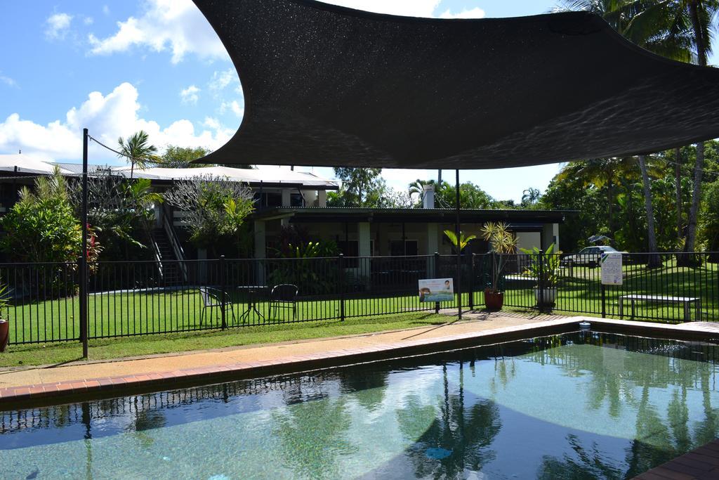 Bramston Beach Motel Bagian luar foto