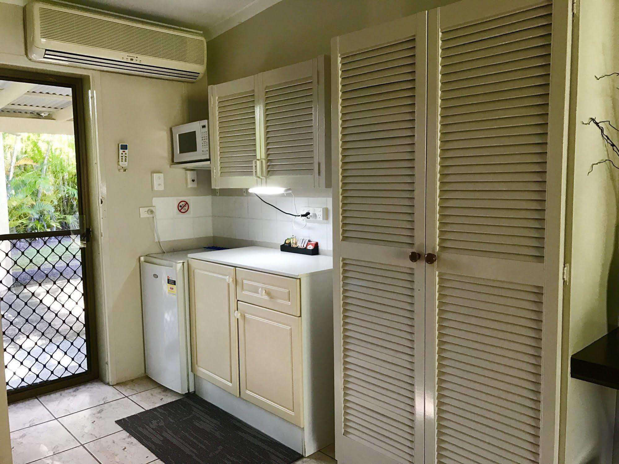 Bramston Beach Motel Bagian luar foto