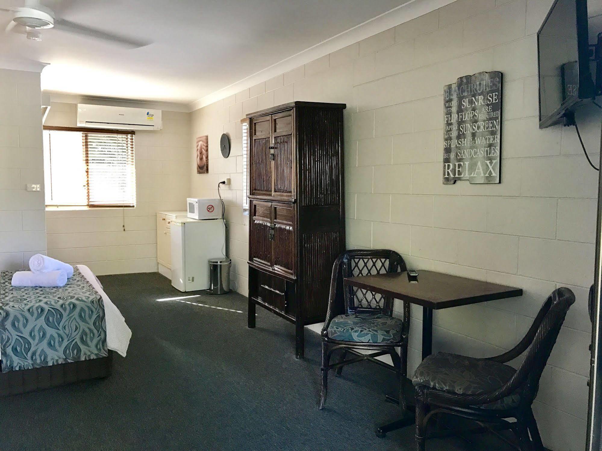 Bramston Beach Motel Bagian luar foto