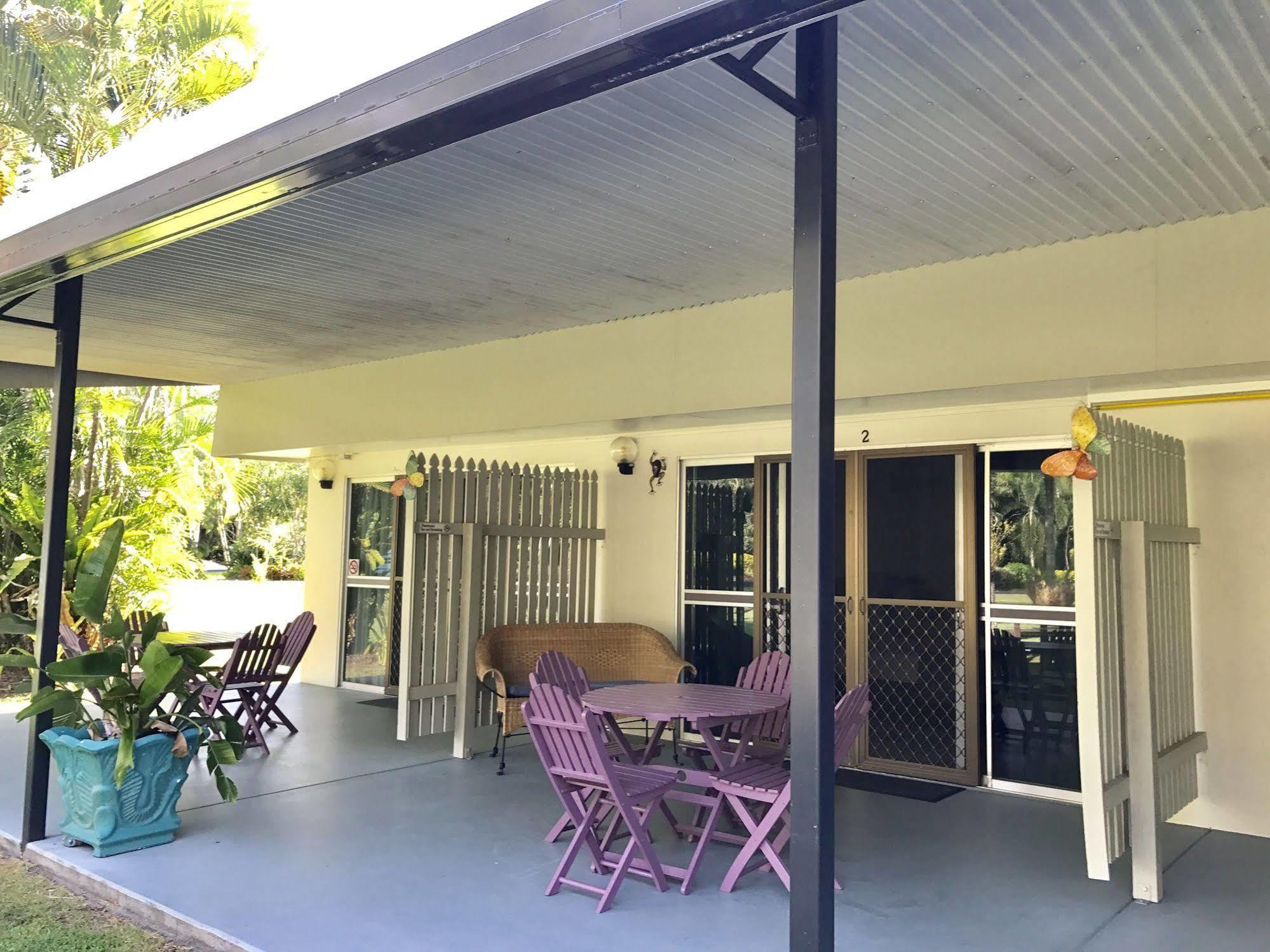 Bramston Beach Motel Bagian luar foto