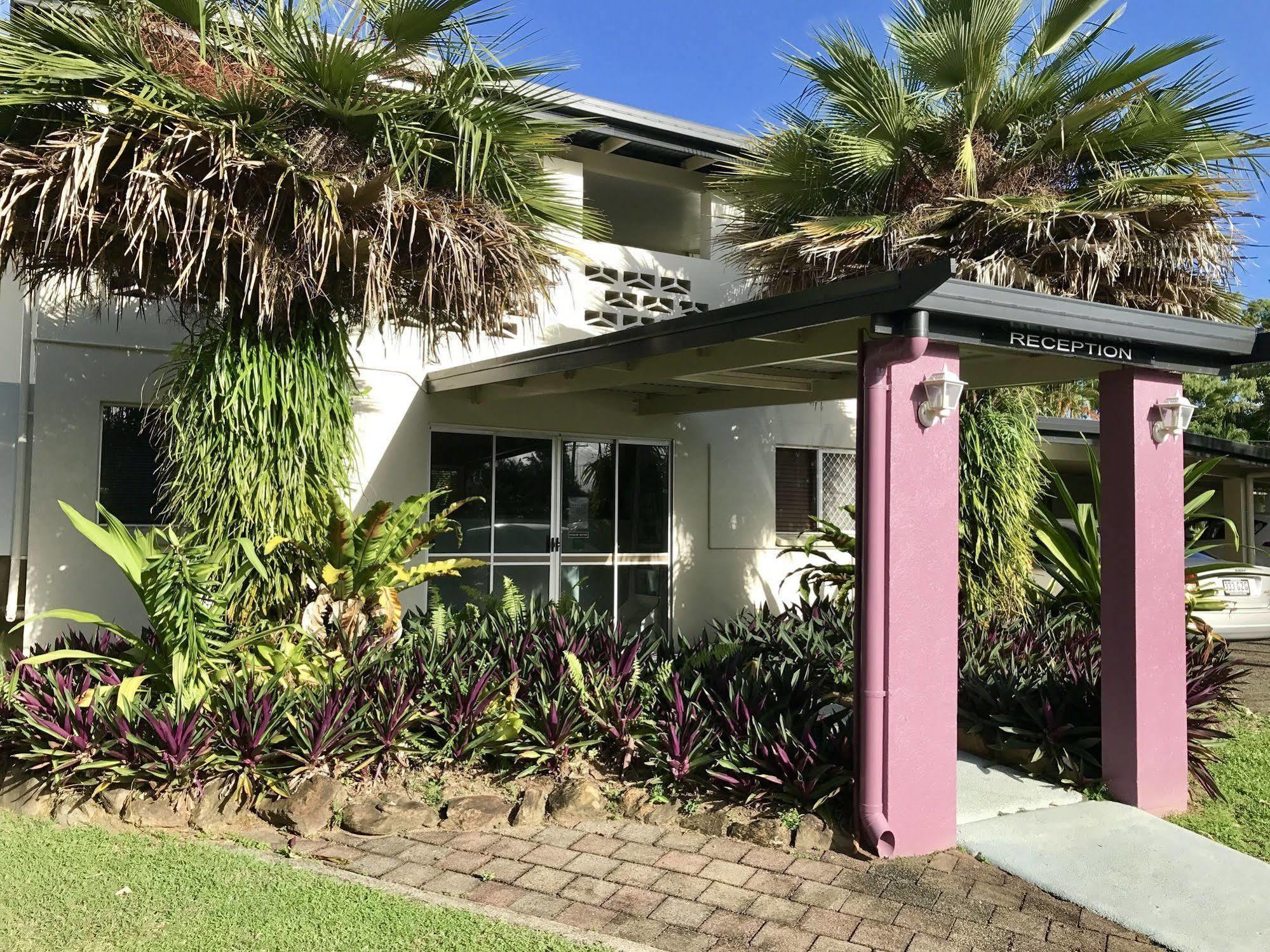 Bramston Beach Motel Bagian luar foto