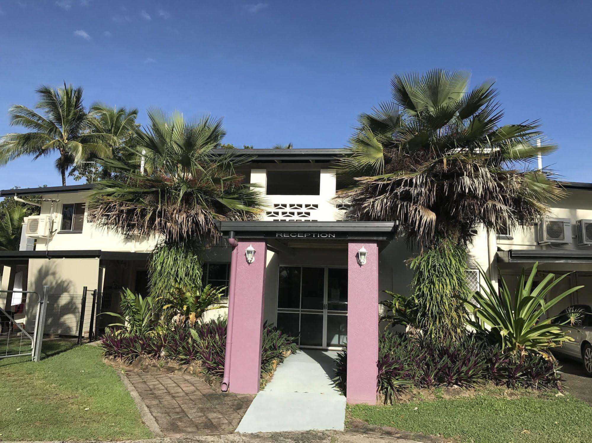 Bramston Beach Motel Bagian luar foto