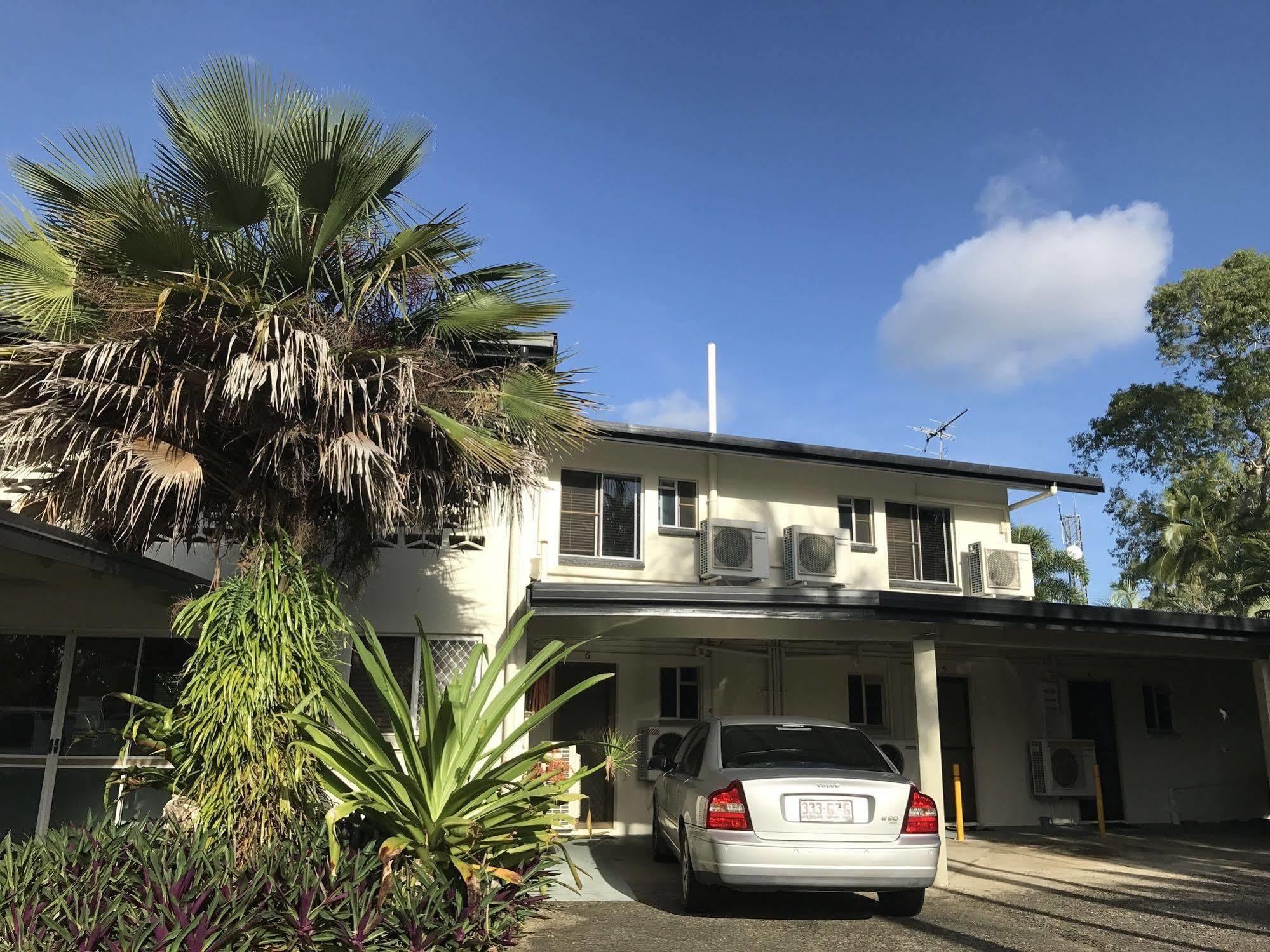 Bramston Beach Motel Bagian luar foto