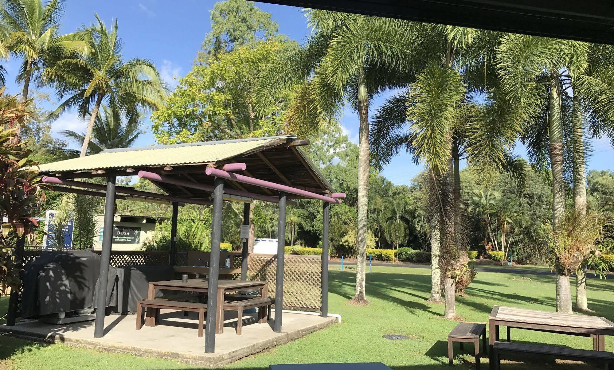 Bramston Beach Motel Bagian luar foto
