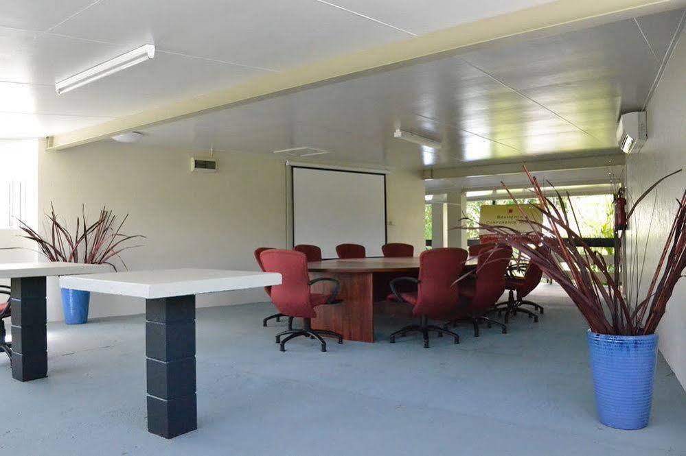 Bramston Beach Motel Bagian luar foto